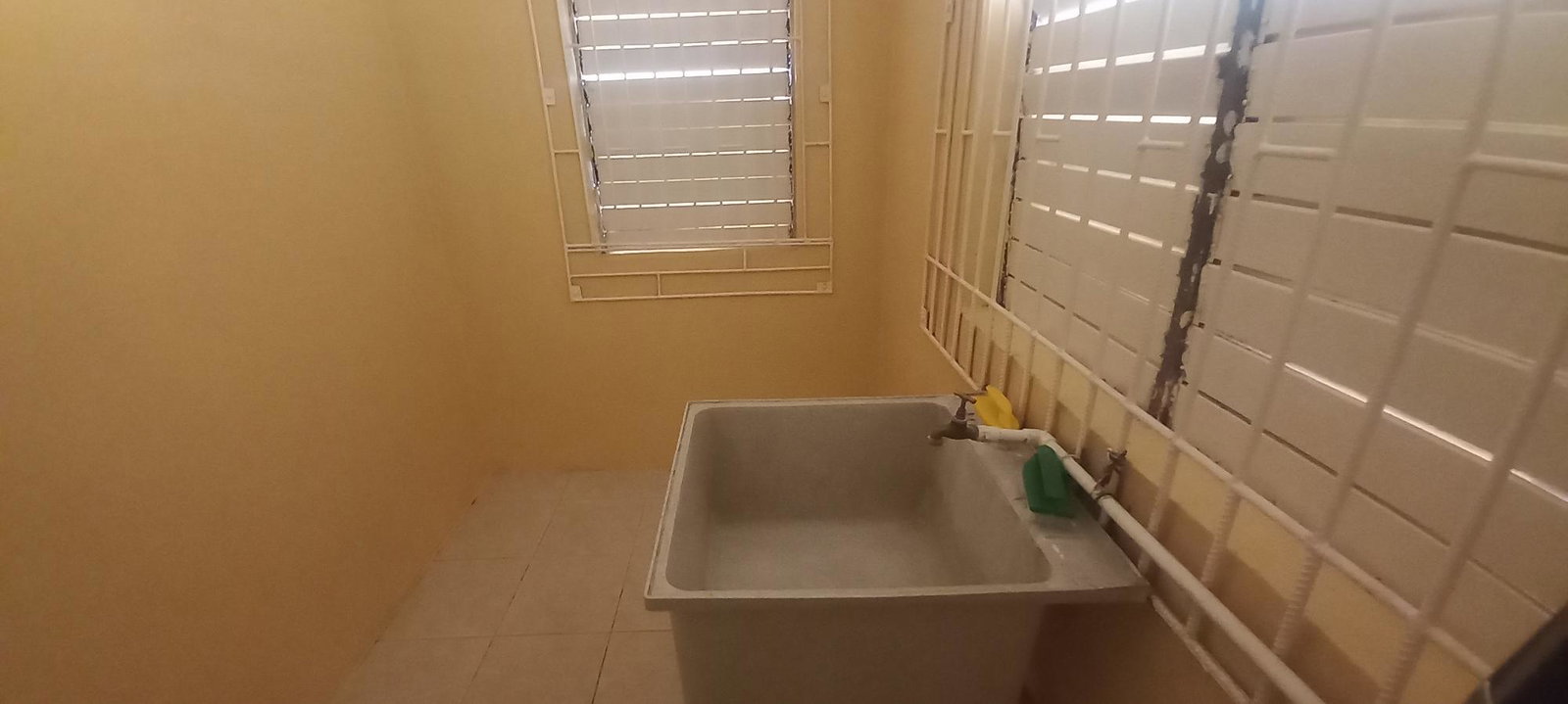 Seventh image of 52 Venus Avenue,mercury Gdns in Spanish Town, St. Catherine, Jamaica - property is For Rent