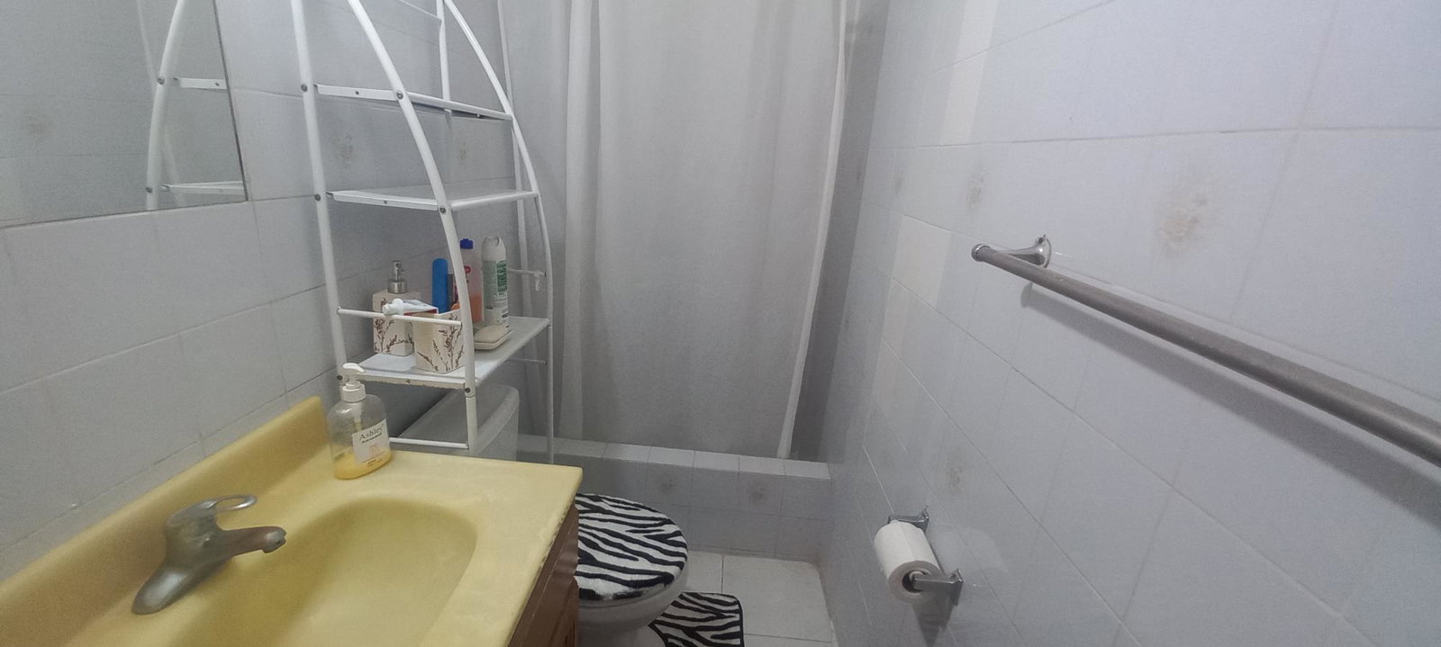 Tenth image of 52 Venus Avenue,mercury Gdns in Spanish Town, St. Catherine, Jamaica - property is For Rent