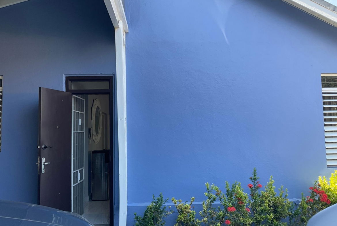 First image of 10b North Avenue in CONSTANT SPRING, St. Andrew, Jamaica - property is For Rent