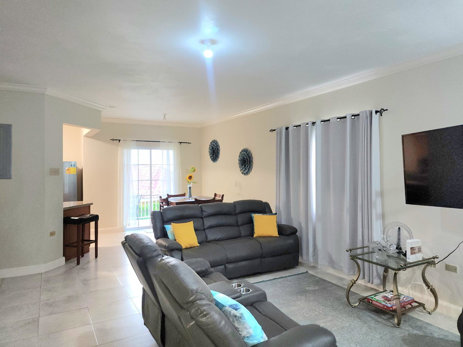 Charming-2-Bedroom-Townhouse-for-Rent-in-Riviera-Jamaica Third image of 25- Riviera in Bogue, St. James, Jamaica - property is For Rent