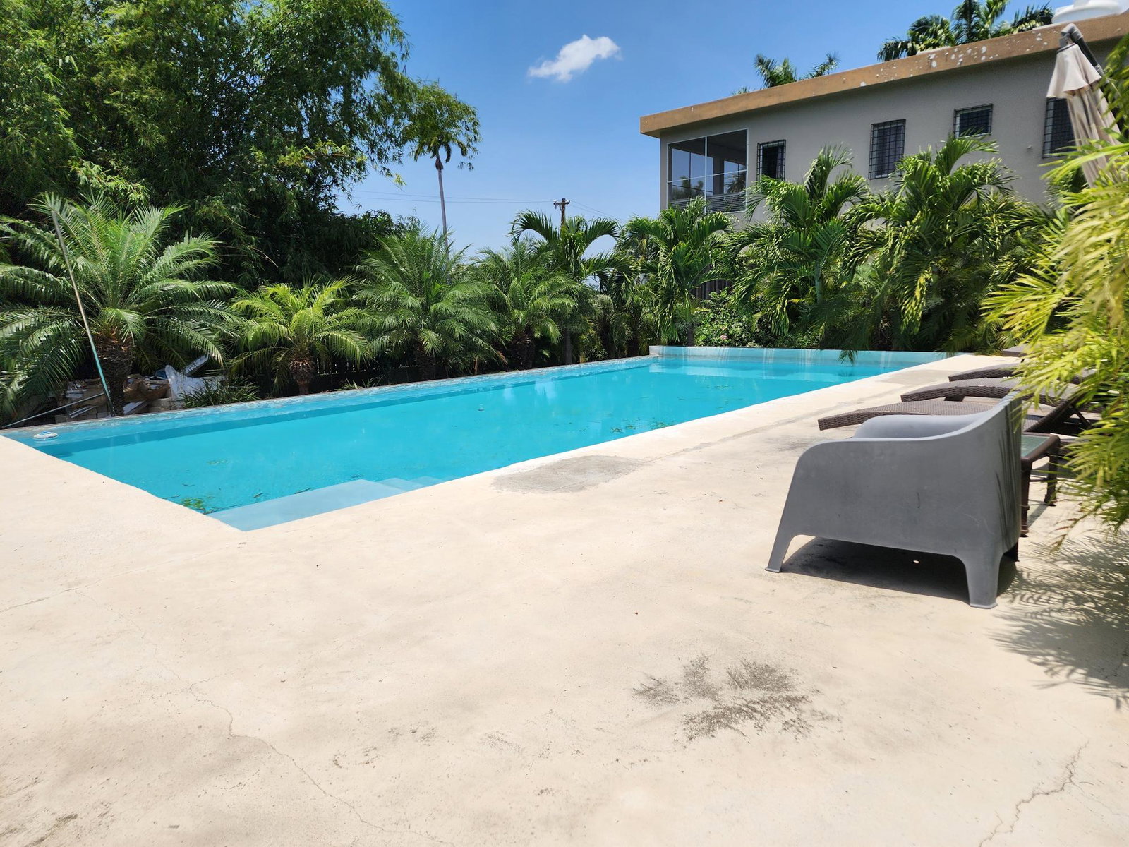Seventeenth image of 7 Earls Court in Kingston 8, St. Andrew, Jamaica - property is For Rent