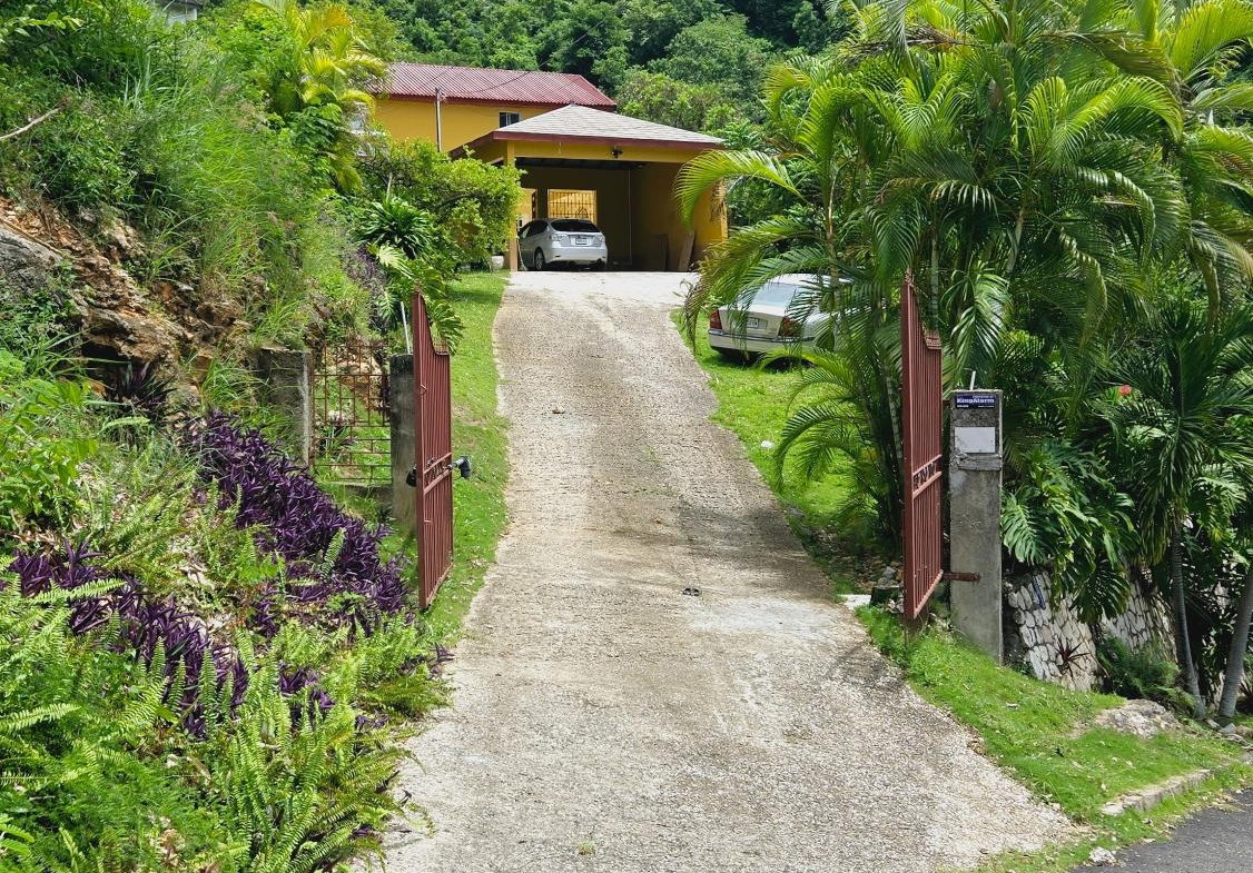 Second image of 22 Summit Heights, Orange gr in Kingston 8, St. Andrew, Jamaica - property is For Rent