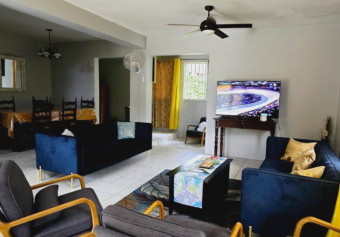 Seventeenth image of 22 Summit Heights, Orange gr in Kingston 8, St. Andrew, Jamaica - property is For Rent