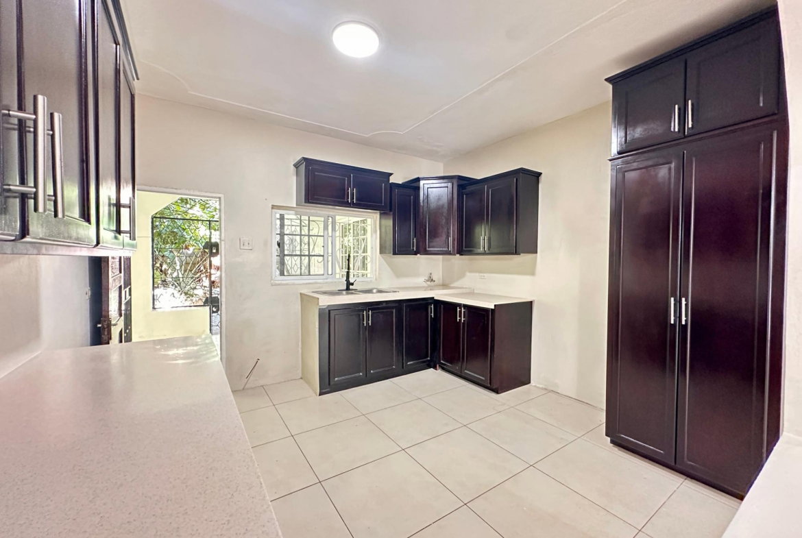 Seventeenth image of 6 Linmar Close in Kingston 8, St. Andrew, Jamaica - property is For Rent
