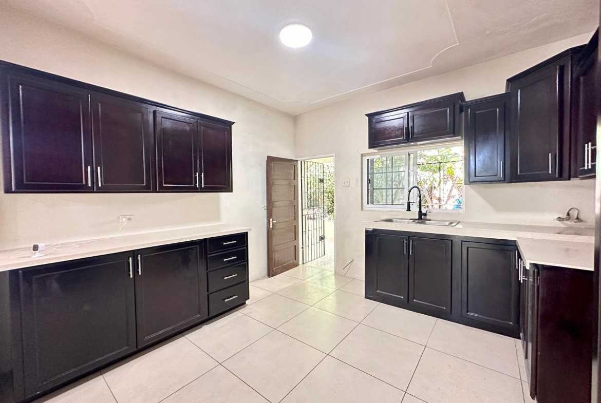 Eighteenth image of 6 Linmar Close in Kingston 8, St. Andrew, Jamaica - property is For Rent