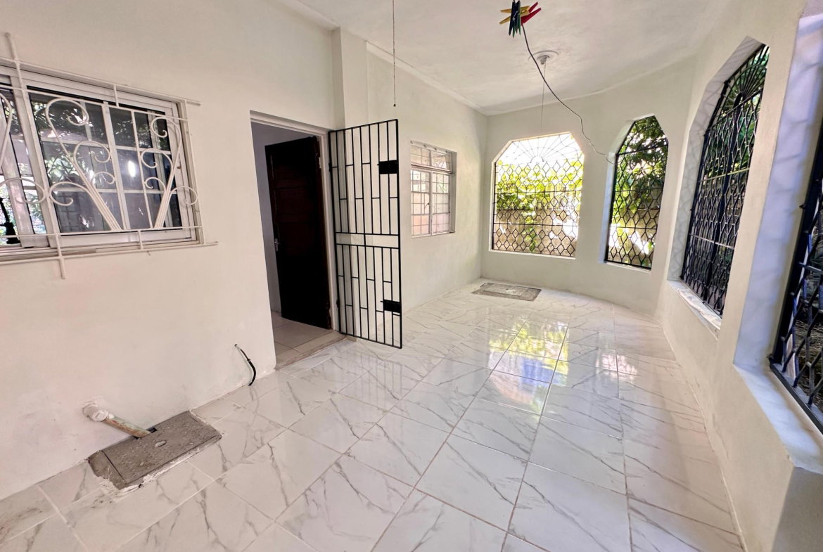 Twenty-First image of 6 Linmar Close in Kingston 8, St. Andrew, Jamaica - property is For Rent