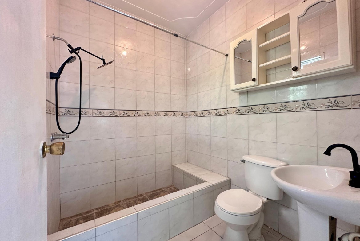 Seventh image of 6 Linmar Close in Kingston 8, St. Andrew, Jamaica - property is For Rent