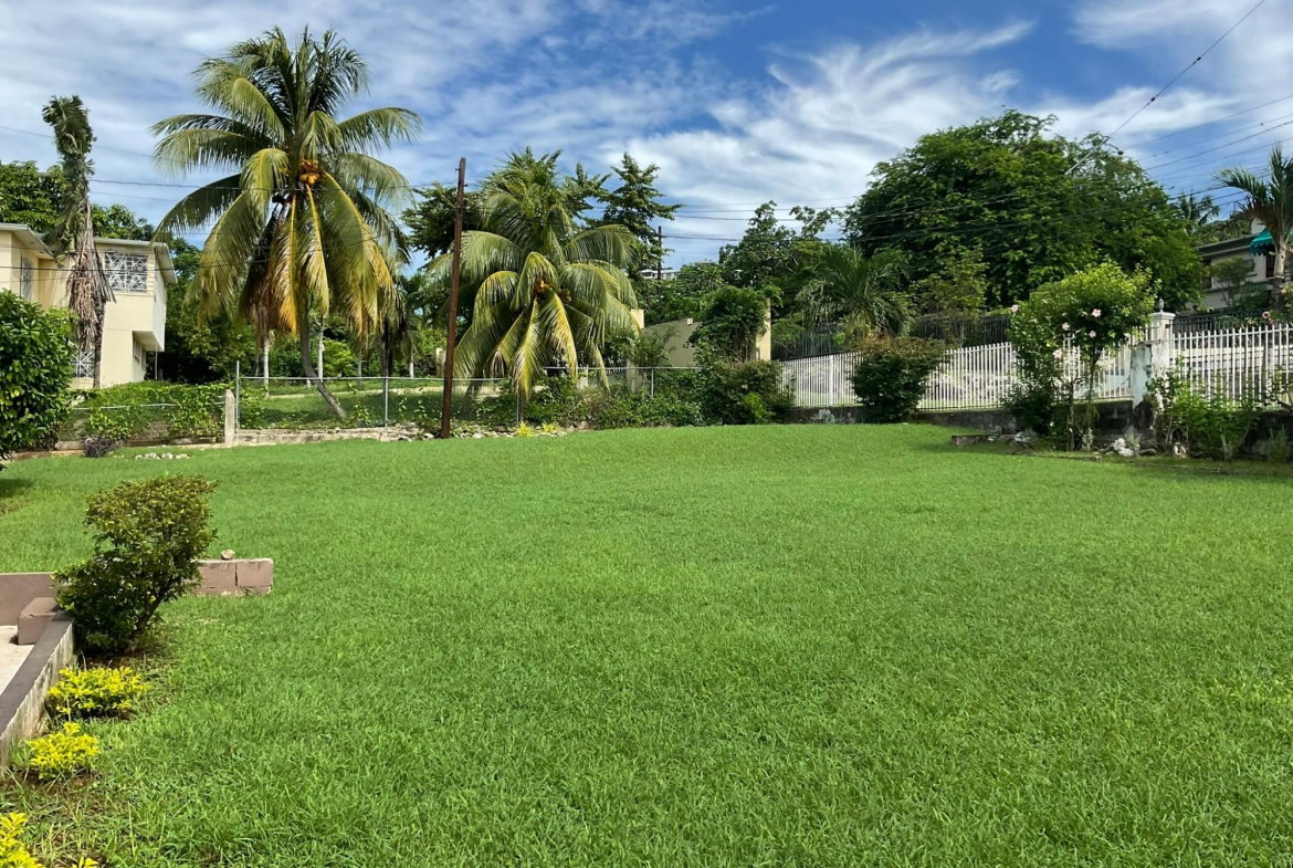 Fourth image of 9 Grosvenor Heights in Kingston 8, St. Andrew, Jamaica - property is For Rent