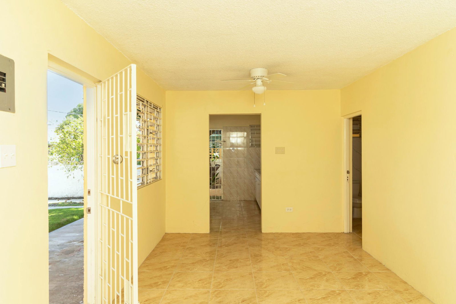 Charming-3-Bedroom-Townhouse-for-Sale-in-St.-Catherine Second image of 12 Marine Park Drive in Marine Park, St. Catherine, Jamaica - property is For Sale