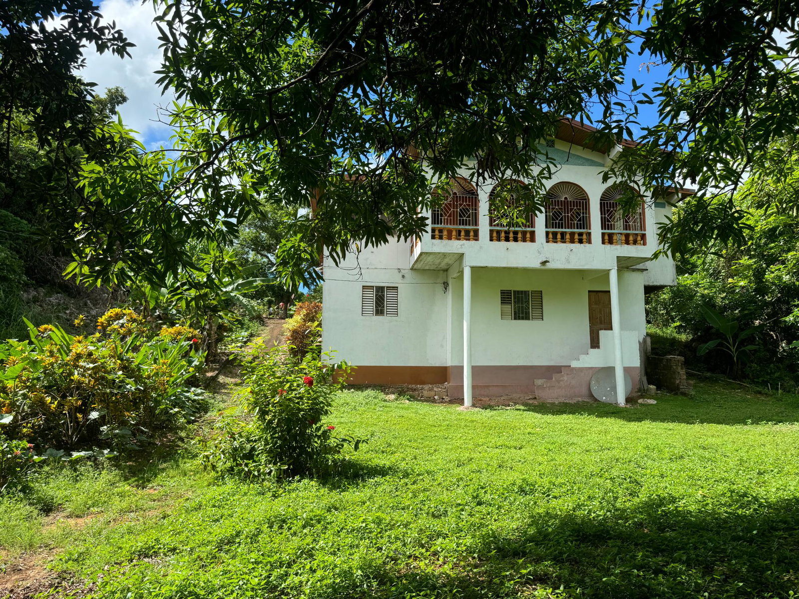 Charming-5-Bedroom-Farmhouse-in-Kitson-Town-St.-Catherine Third image of Kingsland, Kitson Town, s in KITSON TOWN, St. Catherine, Jamaica - property is For Sale