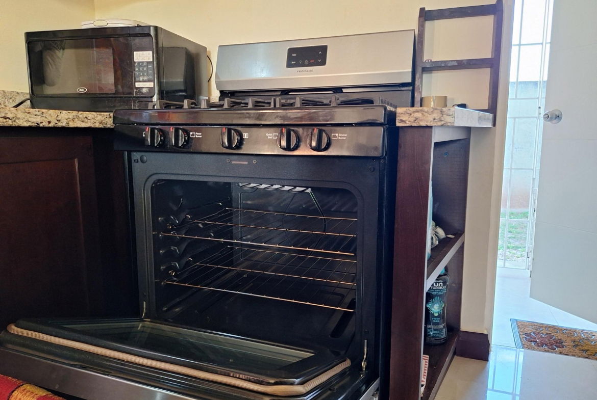 Seventeenth image of 104- Colbeck Junction in Colbeck, St. Catherine, Jamaica - property is For Rent