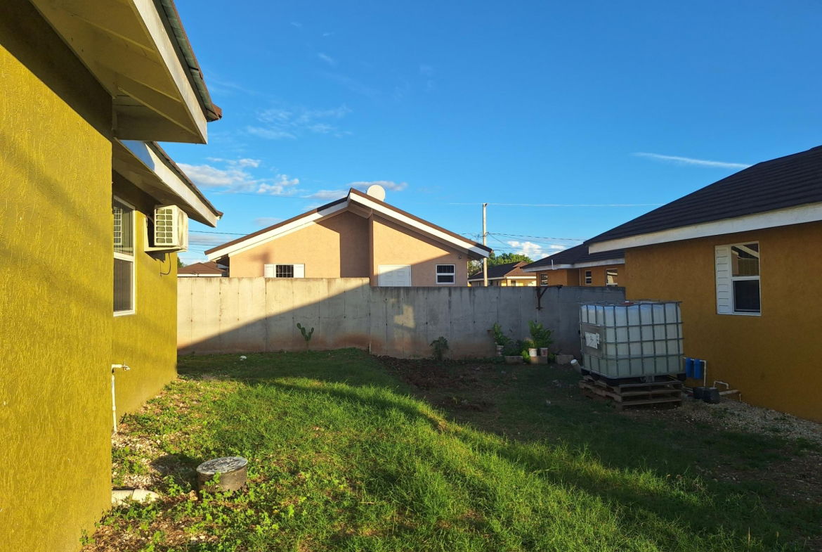 Third image of 104- Colbeck Junction in Colbeck, St. Catherine, Jamaica - property is For Rent