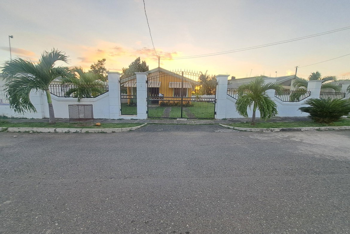 Twenty-Third image of 371 Mockingbird Circle in Old Harbour, St. Catherine, Jamaica - property is For Rent