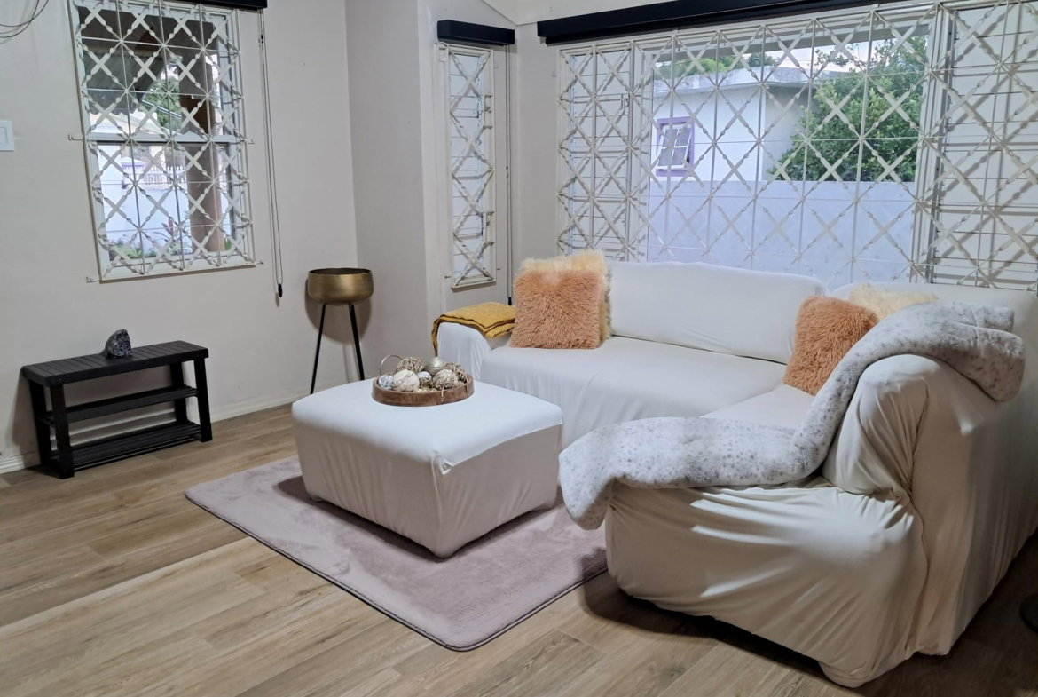 Fifth image of 371 Mockingbird Circle in Old Harbour, St. Catherine, Jamaica - property is For Rent