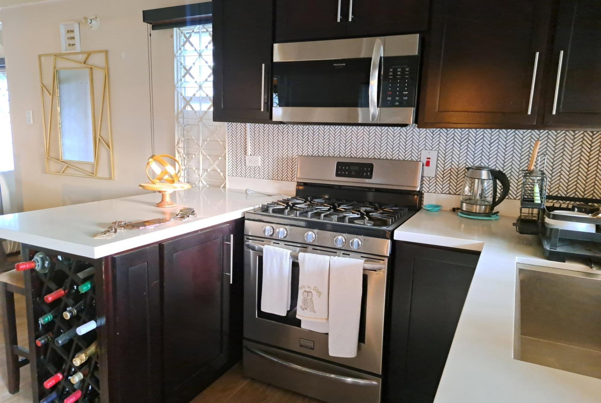 Sixth image of 371 Mockingbird Circle in Old Harbour, St. Catherine, Jamaica - property is For Rent