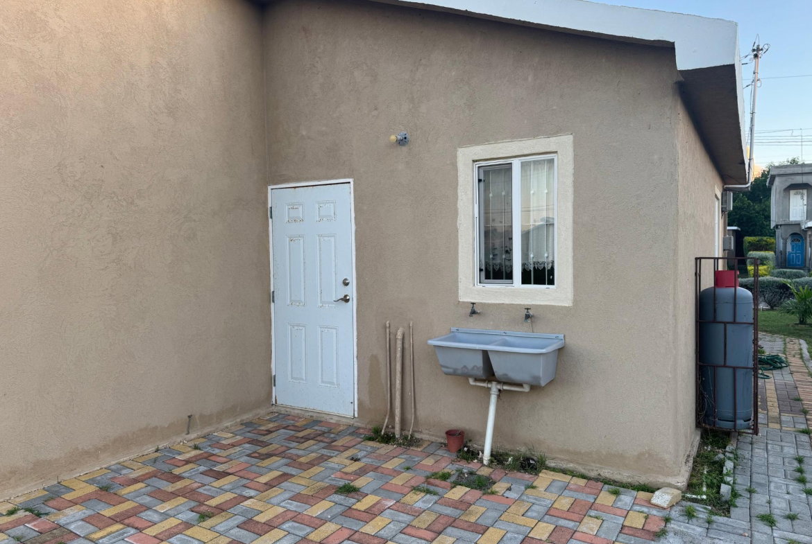 Second image of 568 Starfish Crescent in Phoenix Park, St. Catherine, Jamaica - property is For Rent