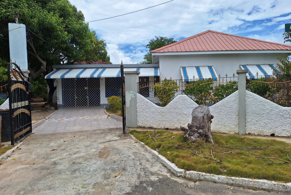 First image of 838- Stapleton Avenue in Passage Fort, St. Catherine, Jamaica - property is For Sale