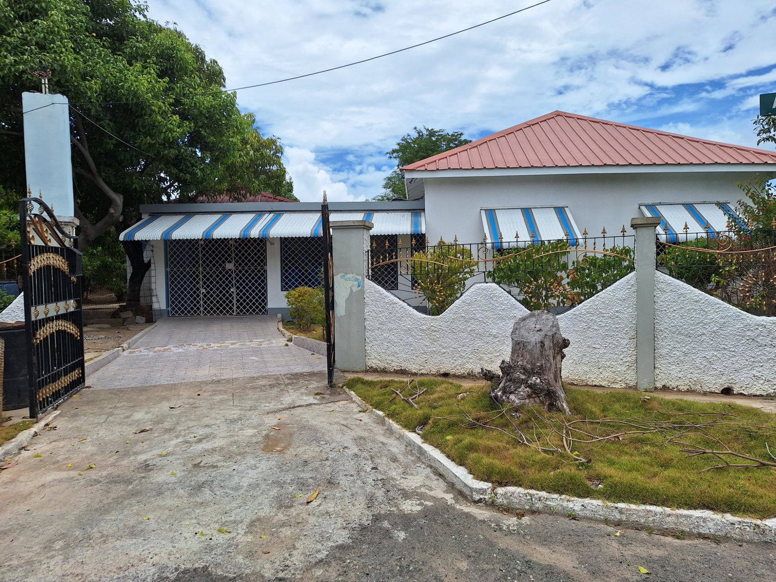 First image of 838- Stapleton Avenue in Passage Fort, St. Catherine, Jamaica - property is For Sale