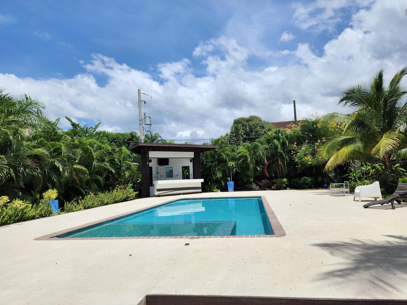 Second image of 9 Earls Court in Kingston 8, St. Andrew, Jamaica - property is For Rent