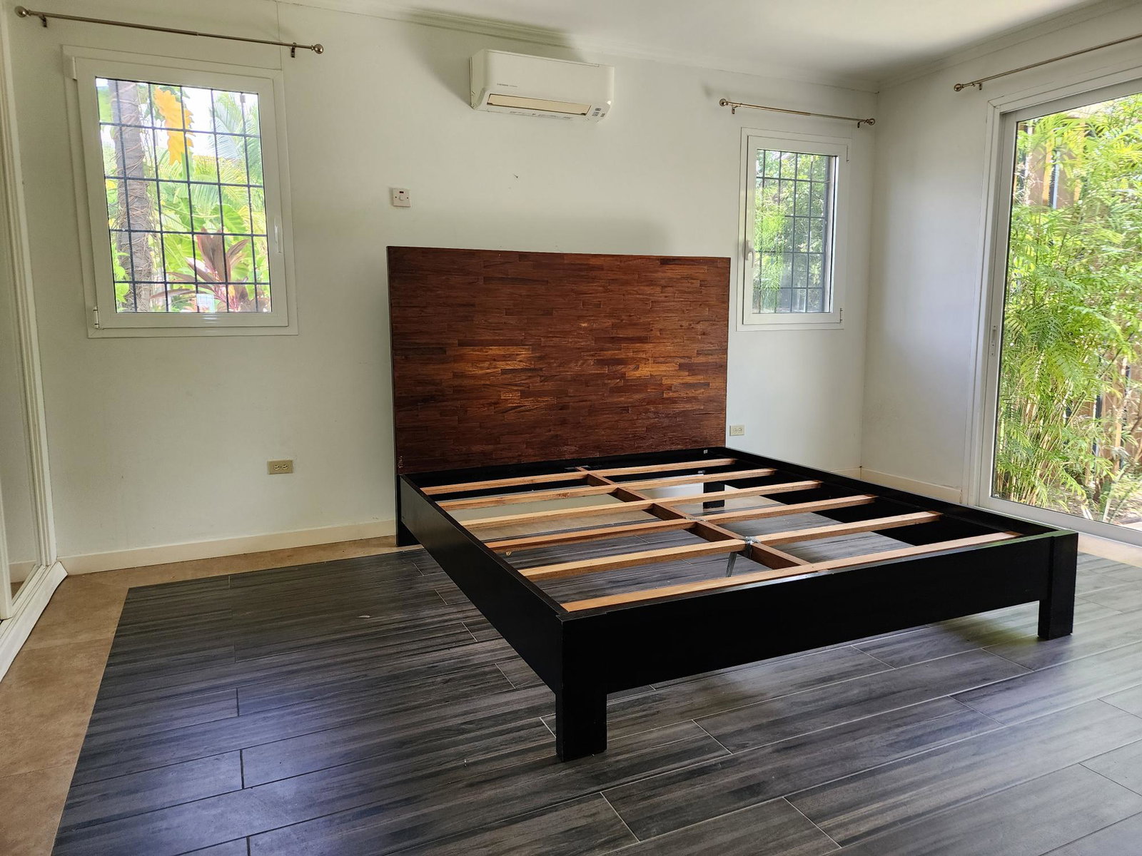 Eleventh image of 9 Earls Court in Kingston 8, St. Andrew, Jamaica - property is For Rent