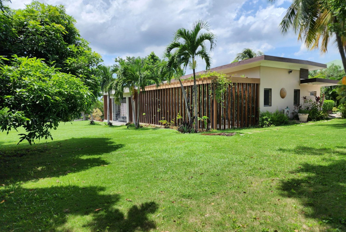 First image of 9 Earls Court in Kingston 8, St. Andrew, Jamaica - property is For Rent