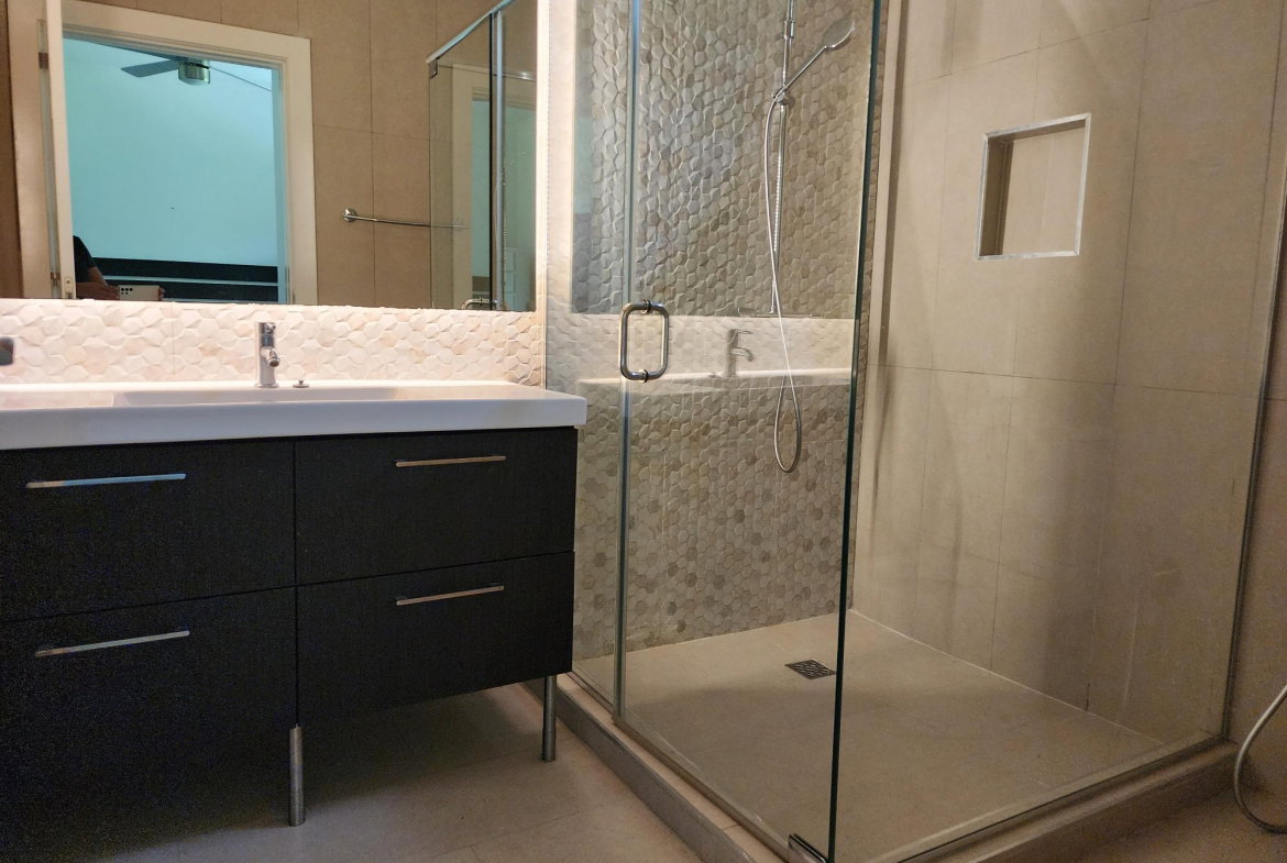Fourteenth image of 9 Earls Court in Kingston 8, St. Andrew, Jamaica - property is For Rent