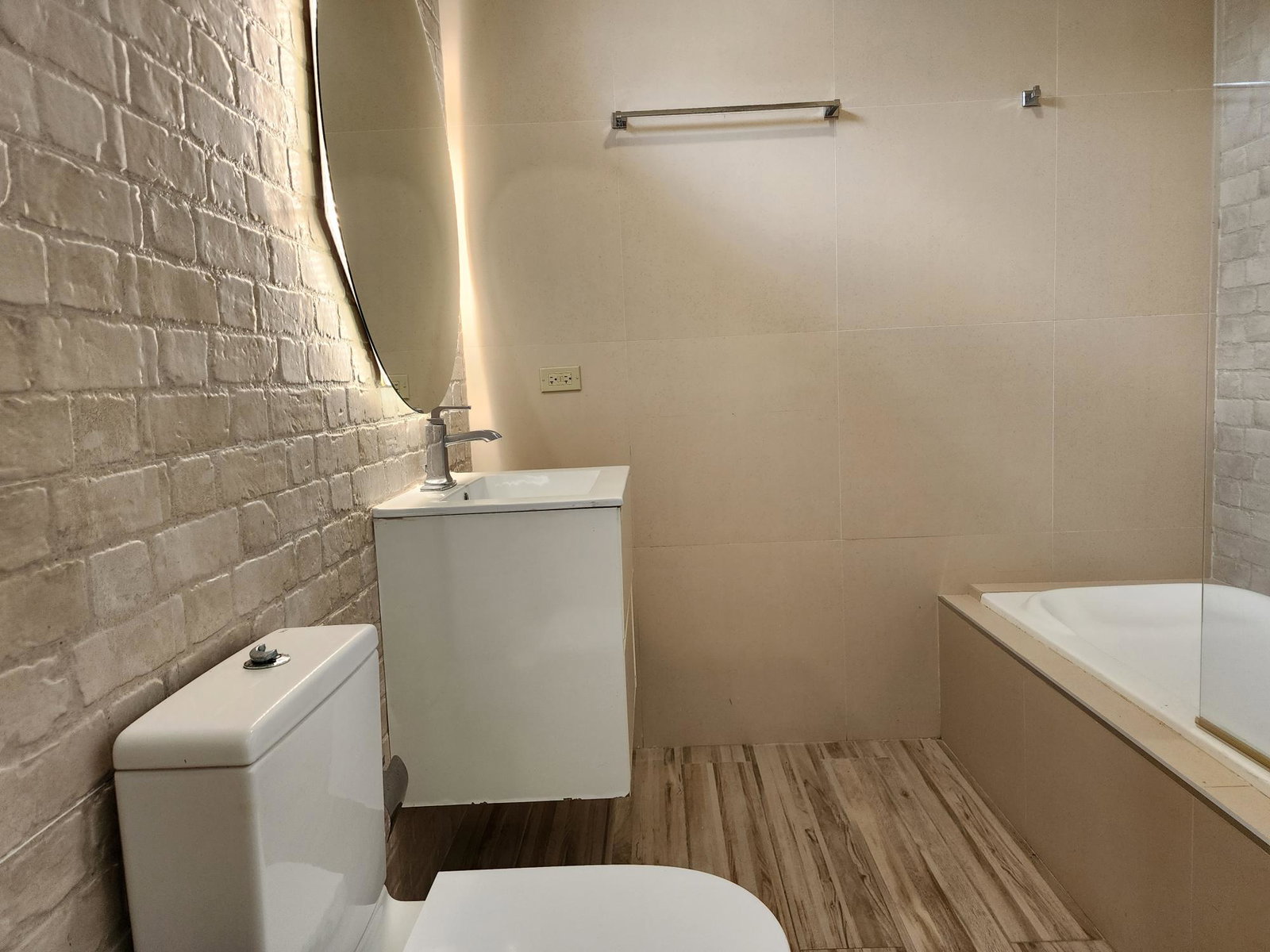 Sixteenth image of 9 Earls Court in Kingston 8, St. Andrew, Jamaica - property is For Rent