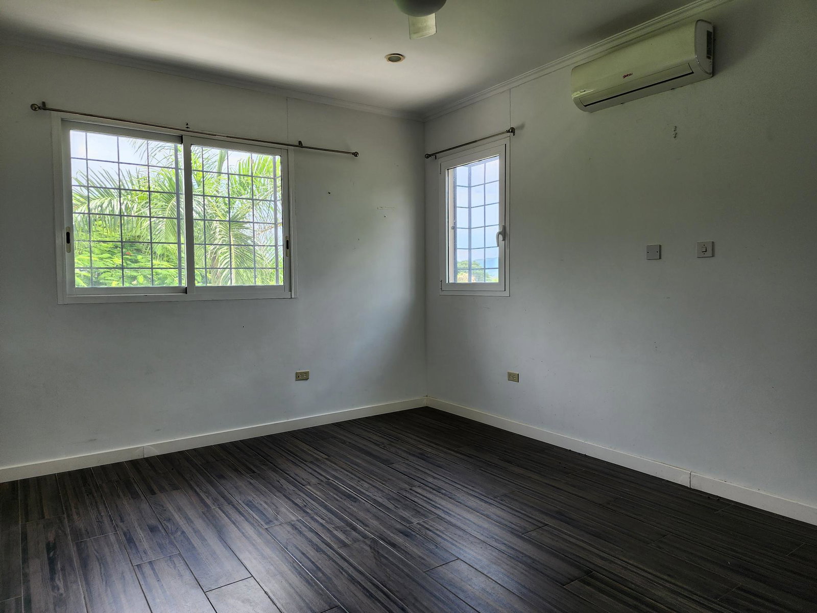 Seventeenth image of 9 Earls Court in Kingston 8, St. Andrew, Jamaica - property is For Rent