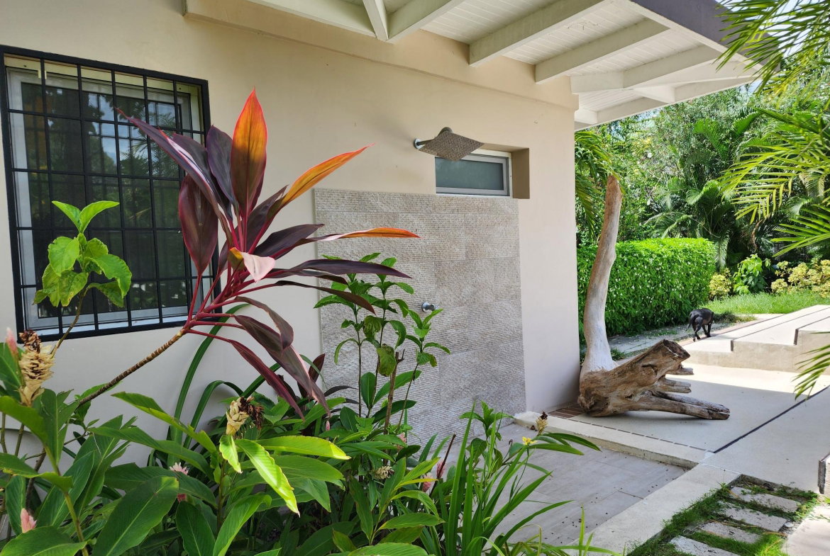 Third image of 9 Earls Court in Kingston 8, St. Andrew, Jamaica - property is For Rent