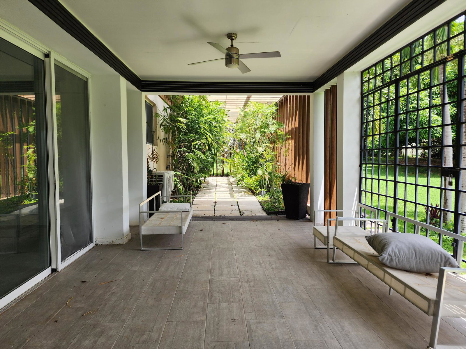Fifth image of 9 Earls Court in Kingston 8, St. Andrew, Jamaica - property is For Rent
