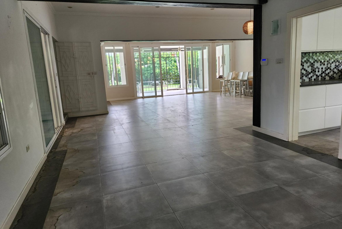 Ninth image of 9 Earls Court in Kingston 8, St. Andrew, Jamaica - property is For Rent