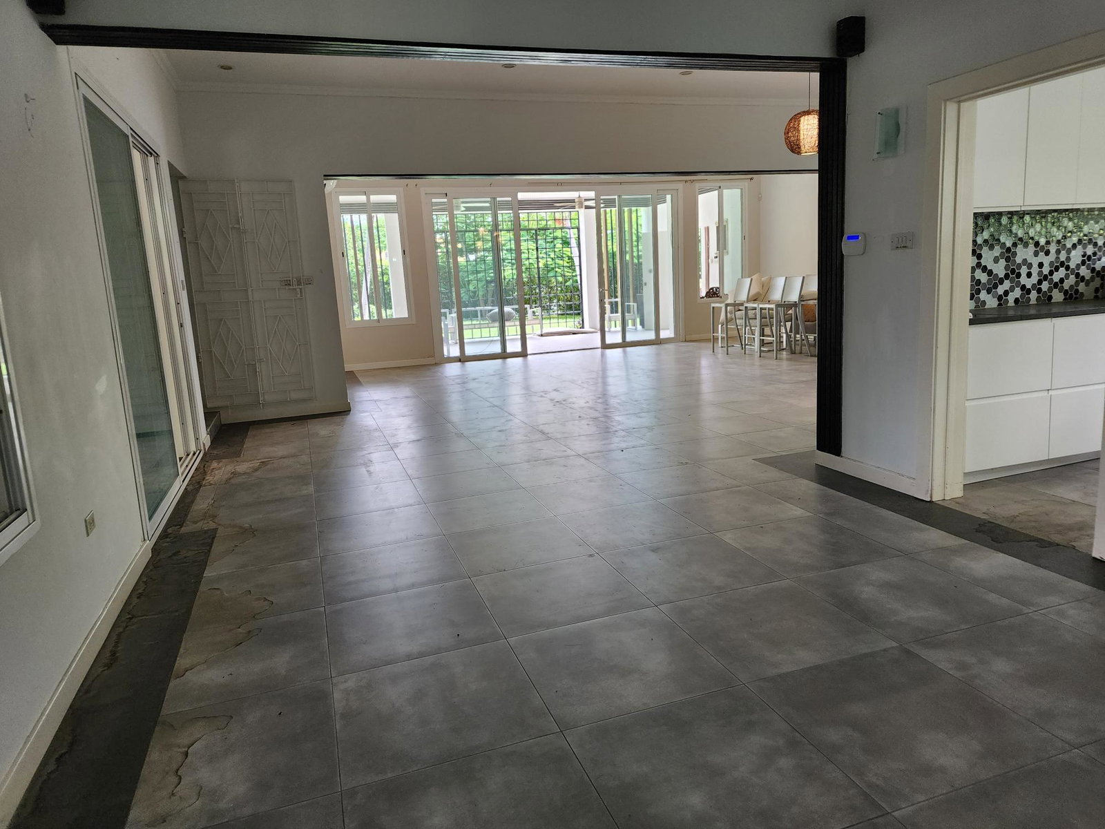 Ninth image of 9 Earls Court in Kingston 8, St. Andrew, Jamaica - property is For Rent