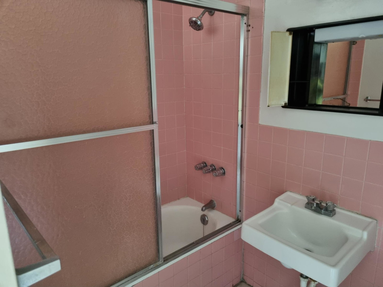 Seventeenth image of 10-4 Devon Road, Kingston 10 in Kingston 10, St. Andrew, Jamaica - property is For Rent