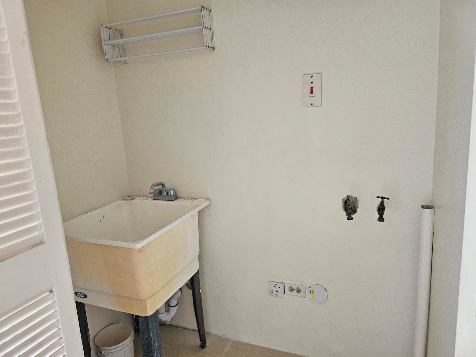 Fifteenth image of 41-3 Broadway Road in Kingston 8, St. Andrew, Jamaica - property is For Rent