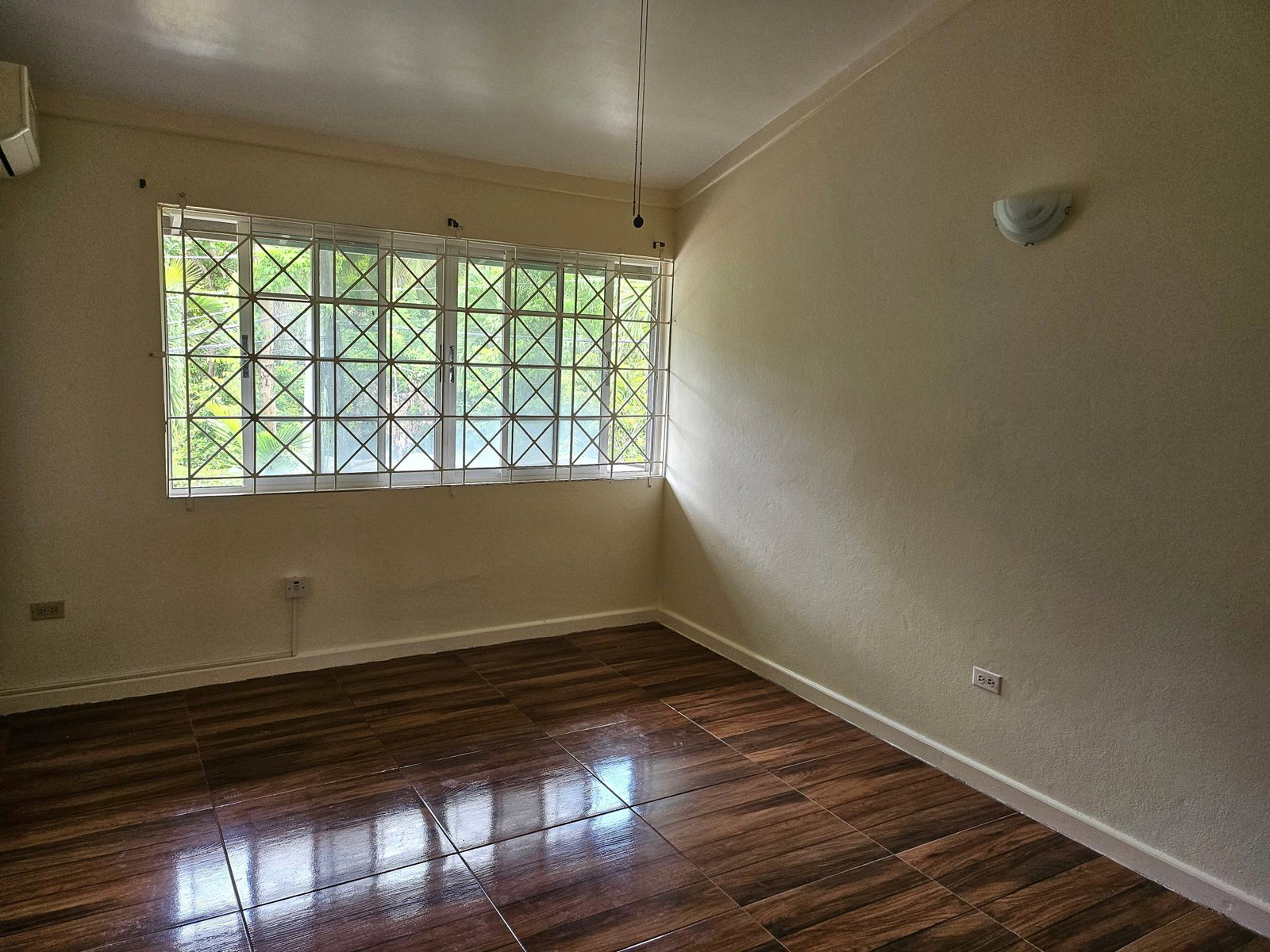 Seventeenth image of 41-3 Broadway Road in Kingston 8, St. Andrew, Jamaica - property is For Rent