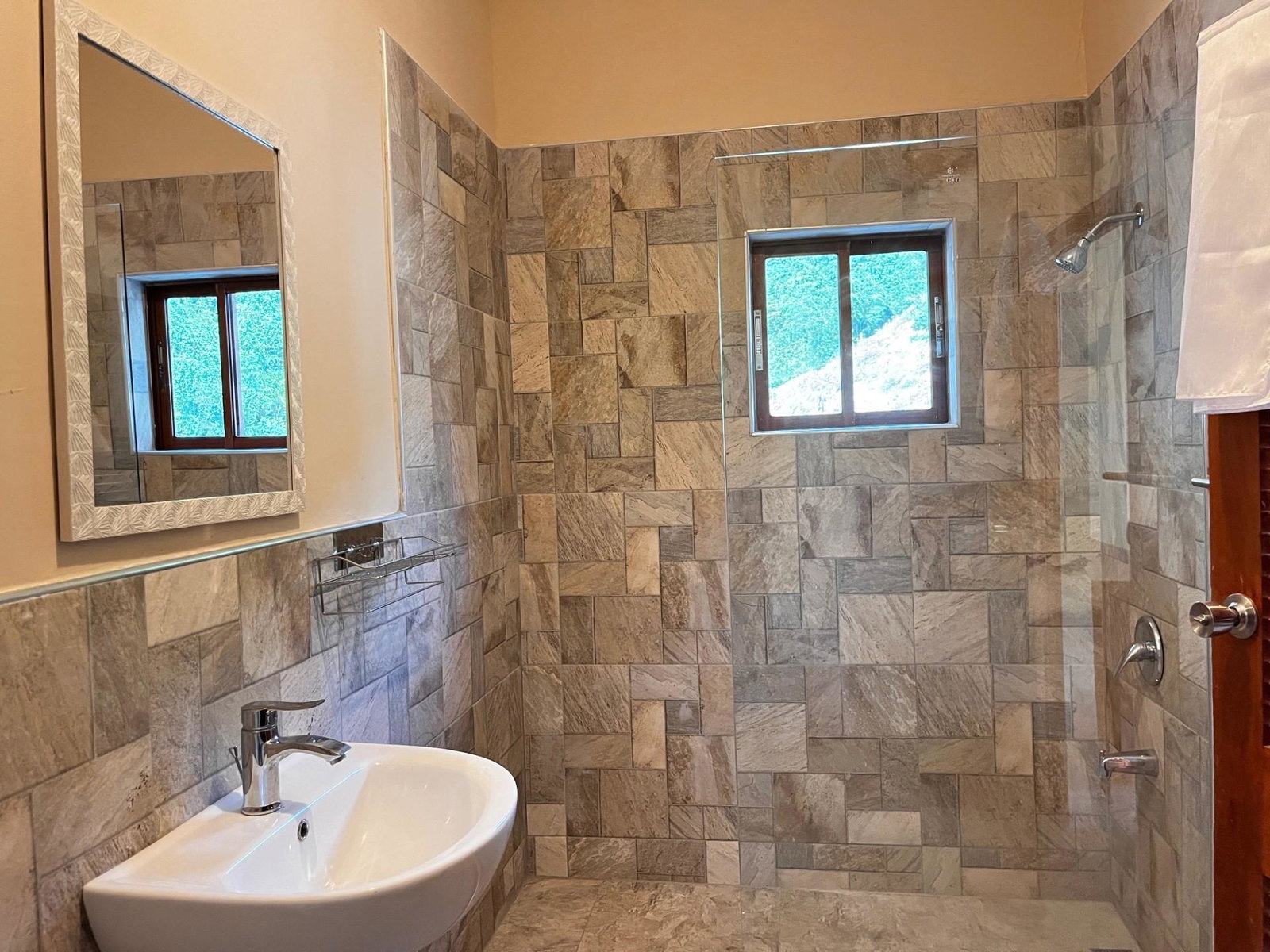Seventh image of 55 West Belleuve Drive in Kingston 19, St. Andrew, Jamaica - property is For Rent
