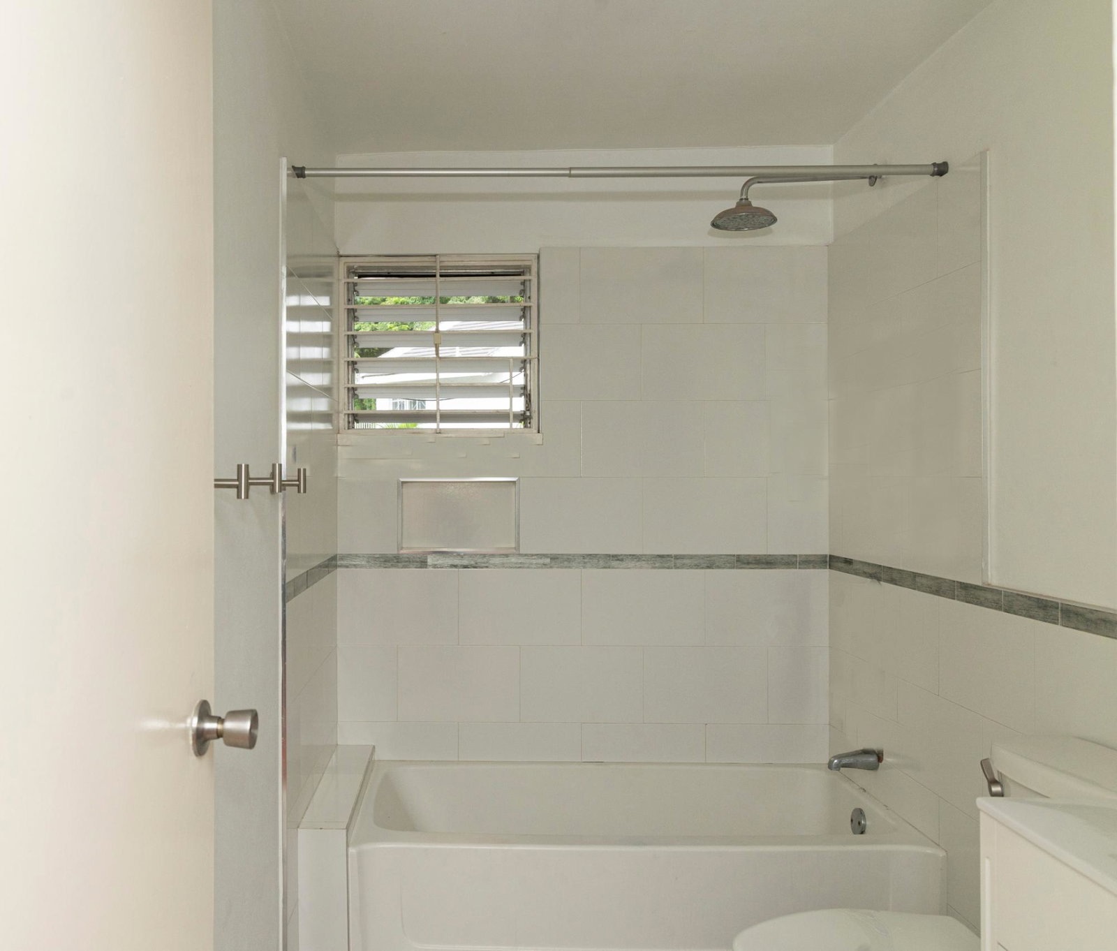 Eighteenth image of 3-2a Farringdon Estate Homes in Kingston 6, St. Andrew, Jamaica - property is For Rent