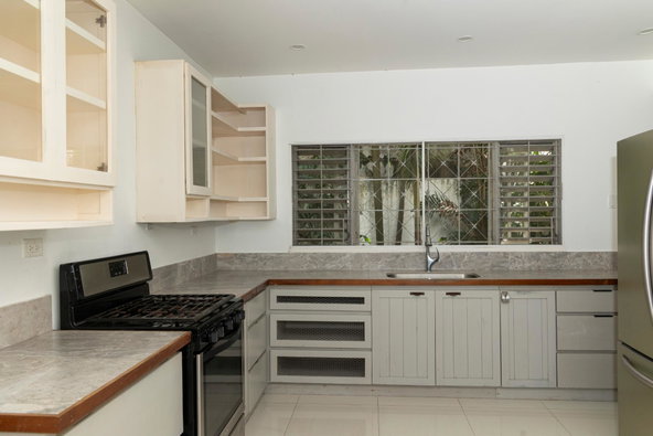 Seventh image of 3-2a Farringdon Estate Homes in Kingston 6, St. Andrew, Jamaica - property is For Rent