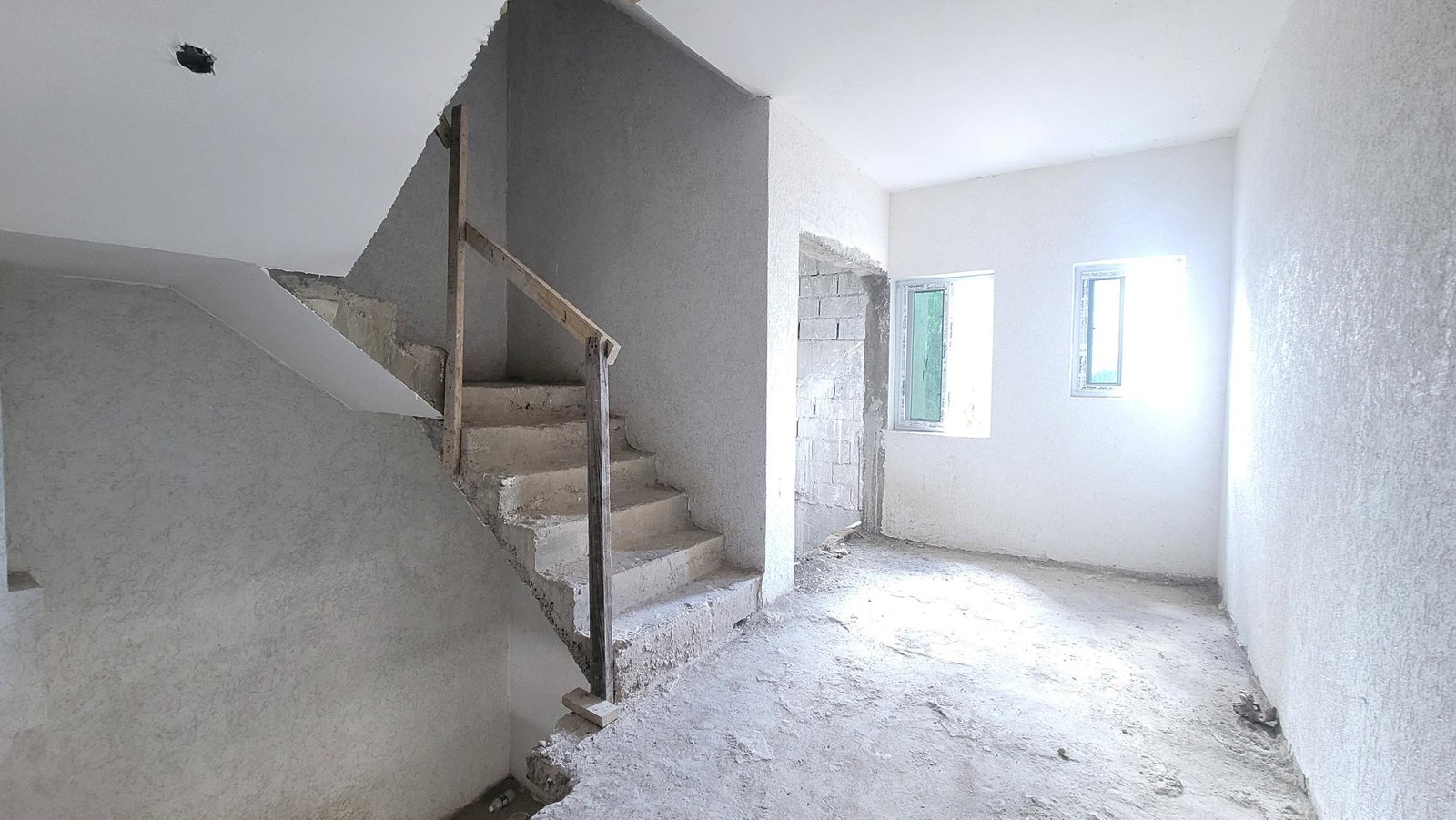 Thirteenth image of 10 Merrivale Close in Kingston 8, St. Andrew, Jamaica - property is For Sale