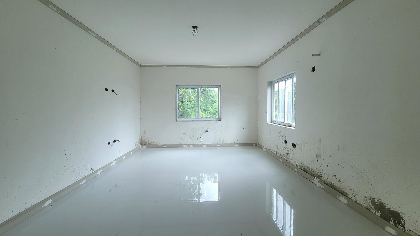 Ninth image of 10 Merrivale Close in Kingston 8, St. Andrew, Jamaica - property is For Sale