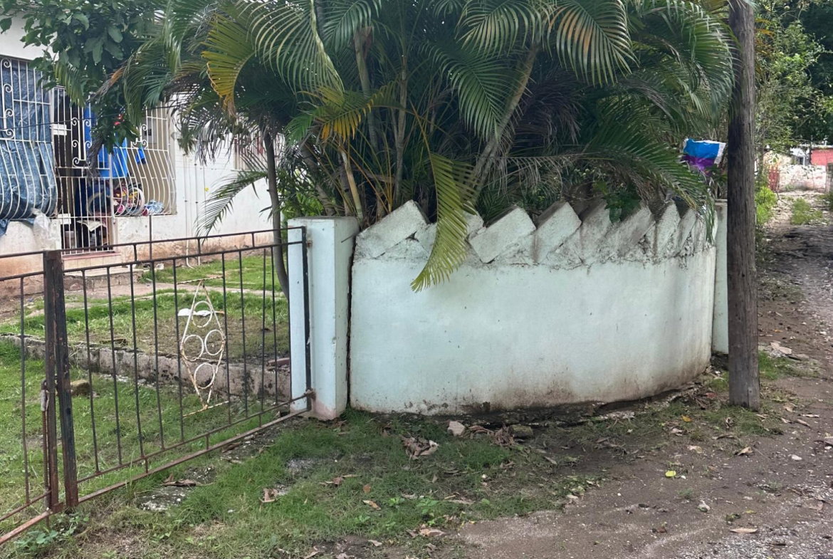 First image of 1 Ward Close, Kingston 8 in KINGSTON, Kingston, Jamaica - property is For Sale