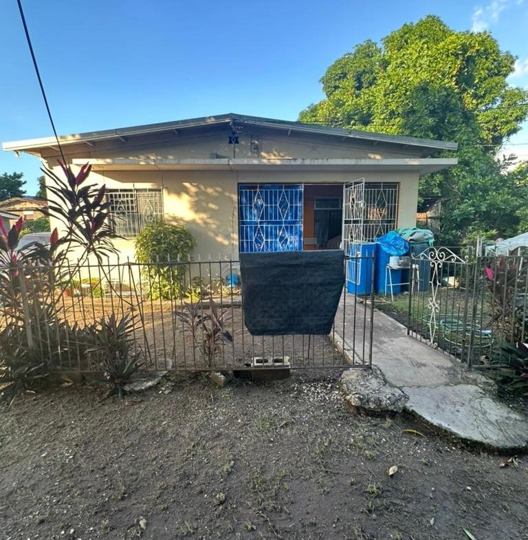 Fixer Upper Houses for Sale in Kingston 8, Jamaica