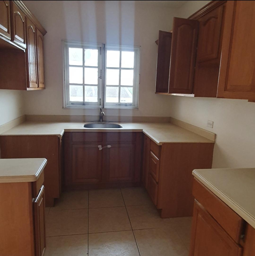 For-Rent-Top-Floor-2-Bedroom-Apartment-in-Chateau-Lingfield-St.-Andrew Sixth image of 31-1 Marley Road Chateau Lin in Kingston 6, St. Andrew, Jamaica - property is For Rent
