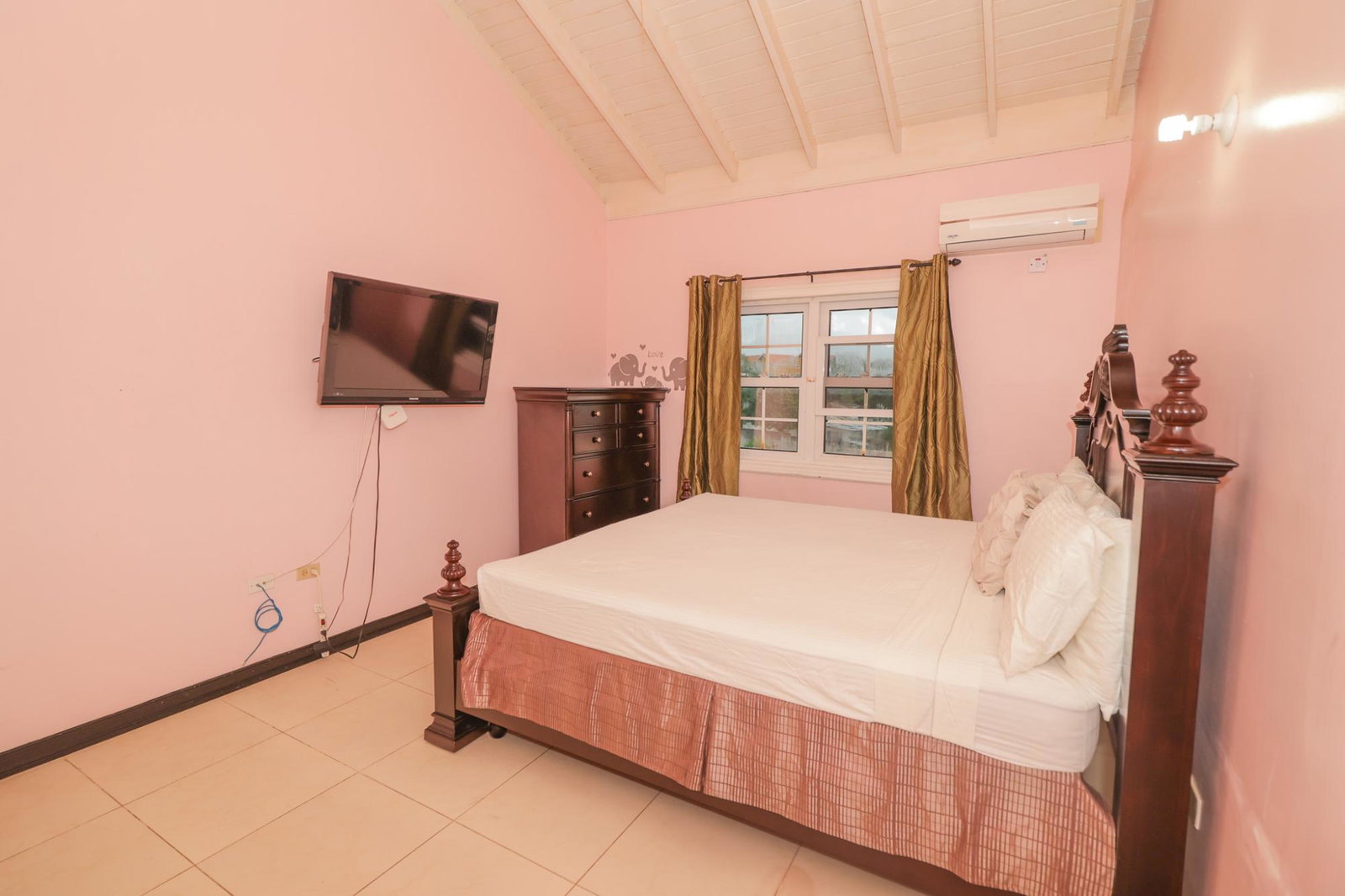 Sixth image of 13-12 Dukharan Avenue, Kingston in Kingston 10, St. Andrew, Jamaica - property is For Rent