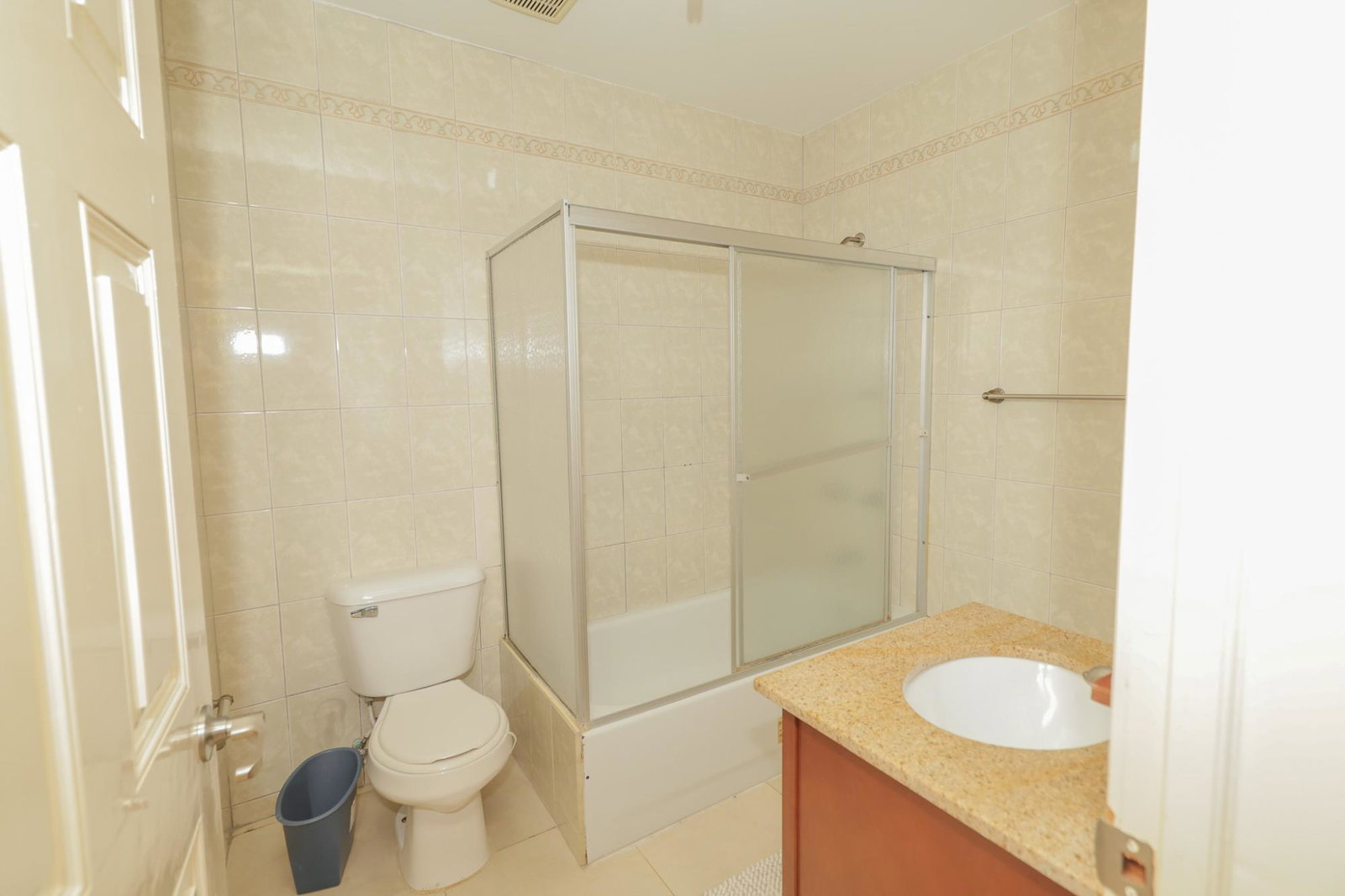 Seventh image of 13-12 Dukharan Avenue, Kingston in Kingston 10, St. Andrew, Jamaica - property is For Rent