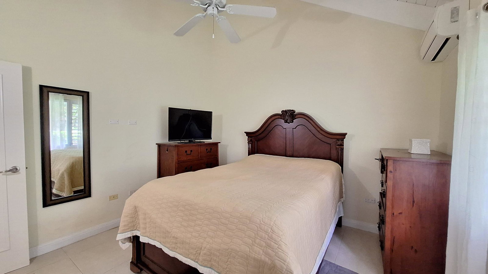 Sixteenth image of 335 Guava Avenue in Richmond, St. Ann, Jamaica - property is For Rent