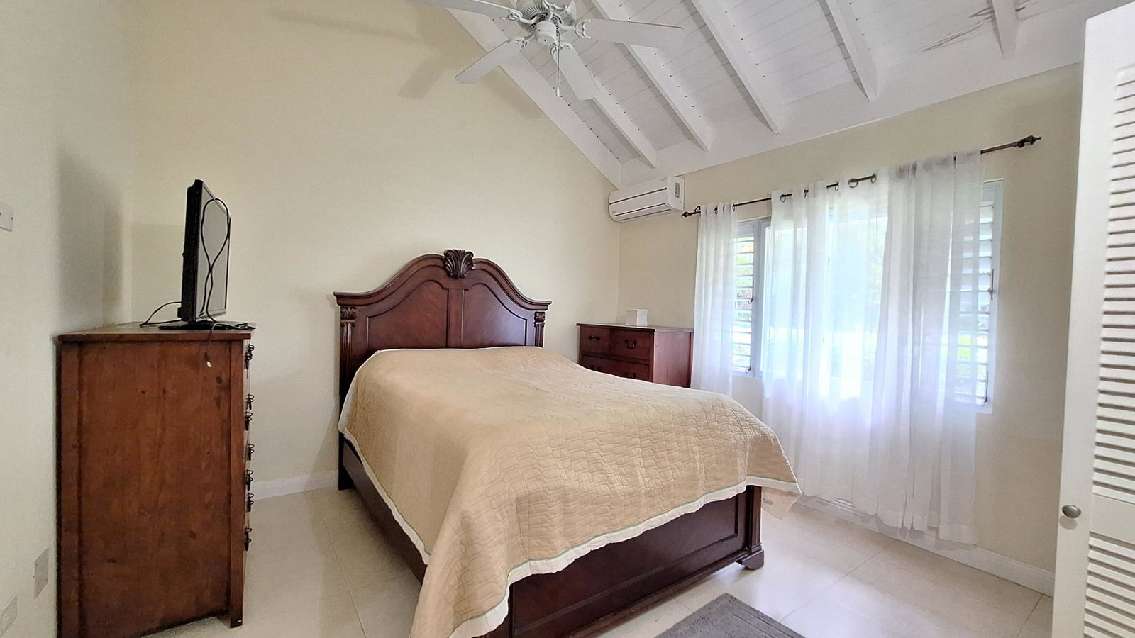 Seventeenth image of 335 Guava Avenue in Richmond, St. Ann, Jamaica - property is For Rent