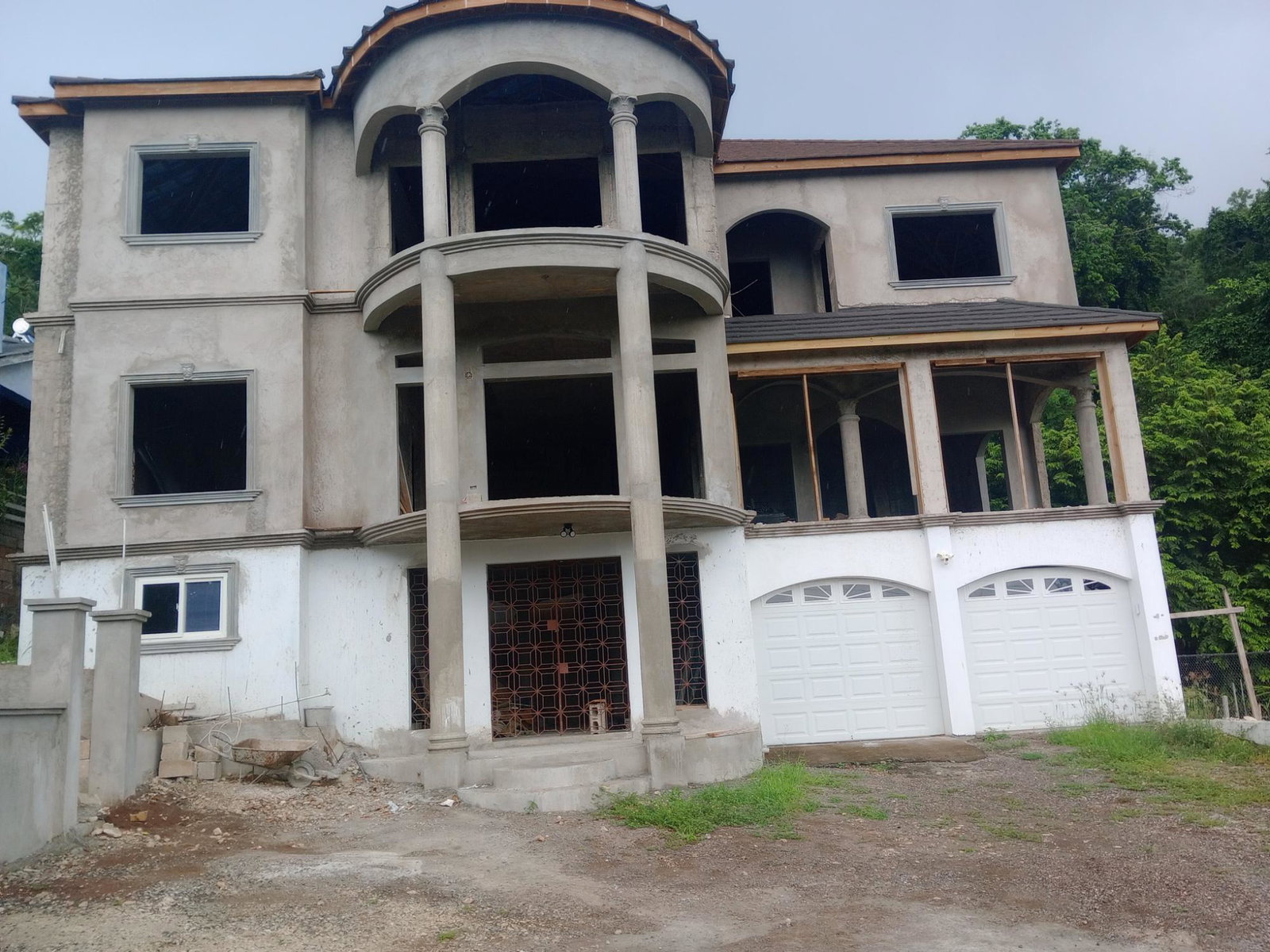 Furnished-1-Bedroom-Apartment-for-Rent-in-White-River-Jamaica Ninth image of 1-29 Marcliffe Dr, White River in White River, St. Mary, Jamaica - property is For Rent