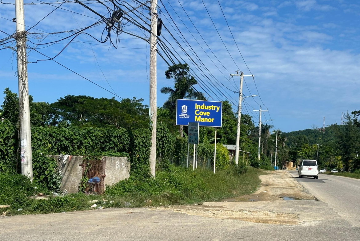Sixth image of 29-29 Industry Cove Manor in Industry, Hanover, Jamaica - property is For Rent