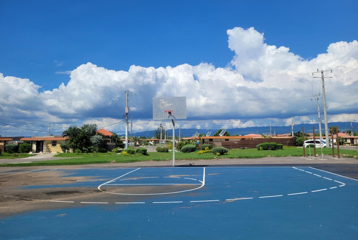 Thirtieth image of 101-612 Bay Front Apartments in Port Henderson, St. Catherine, Jamaica - property is For Rent